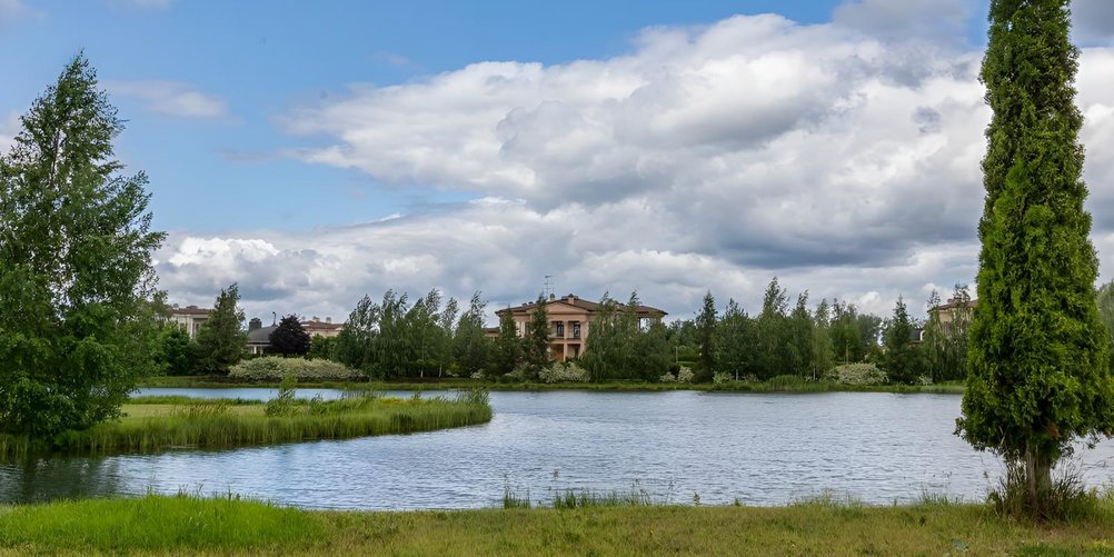 Обзор коттеджного поселка «Монолит» на Новорижском шоссе. Блог агентства недвижимости Bright Estate