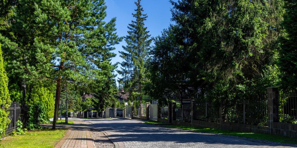 Обзор коттеджного поселка «Шервуд» (Sherwood) на Новорижском шоссе. Блог агентства недвижимости Bright Estate