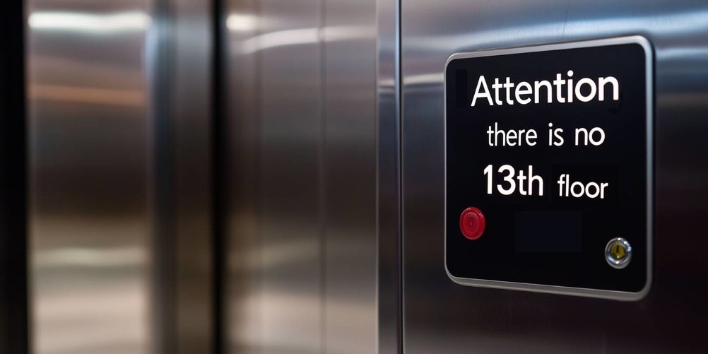 Почему в некоторых высотках нет 13 этажа?. Блог агентства недвижимости Bright Estate