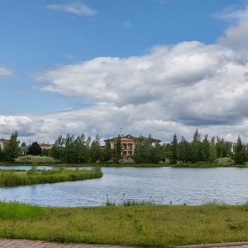 Обзор коттеджного поселка «Монолит» на Новорижском шоссе