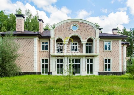 ﻿Продажа усадьбы в поселке Бенилюкс. ID 537