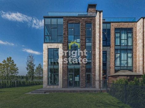 Продается таунхаус 310,3 кв.м. в поселке Парк Фонте. ID 12203