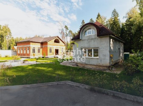 Загородная резиденция 1900 кв.м. в поселке Лесные зори. ID 13465