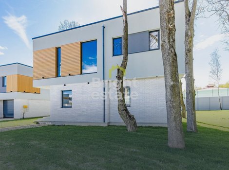 Продажа коттеджа со свободной планировкой в коттеджном поселке Зайцево Парк. ID 18580