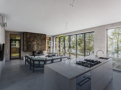 Усадьба 365 кв.м. на берегу Горьковского водохранилища в окружении соснового леса. ID 22700