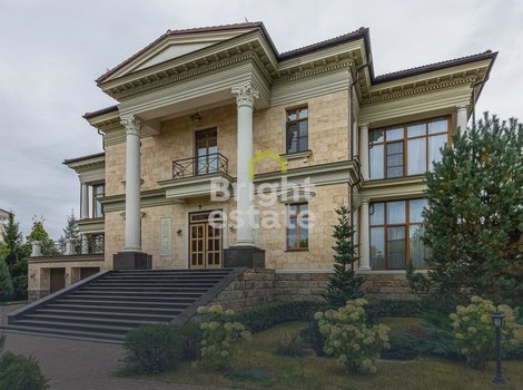 Купить коттедж 1250 кв.м. в КП Монолит. ID 22730