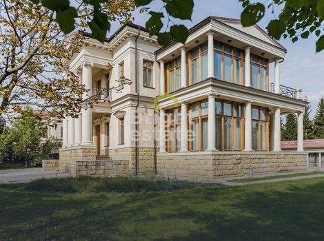 Продажа коттеджа со СПА-зоной в КП Монолит. ID 22733