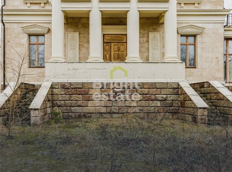 Купить коттедж в классическом стиле в КП Монолит. ID 22748