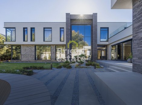 Купить современный дом 1000 кв.м. в КП Ренессанс Парк. ID 22894