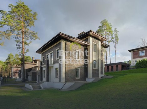 Купить двухэтажный дом в поселке Петрово-Дальнее. ID 6819