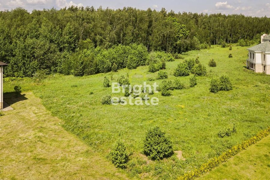 Продажа участка у леса в коттеджном поселке Шато Соверен. ID 12439