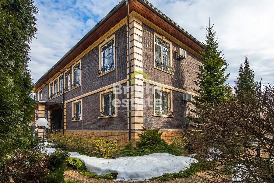 Купить загородный дом в английском стиле в поселке Нива на Новой Риге. ID 13485