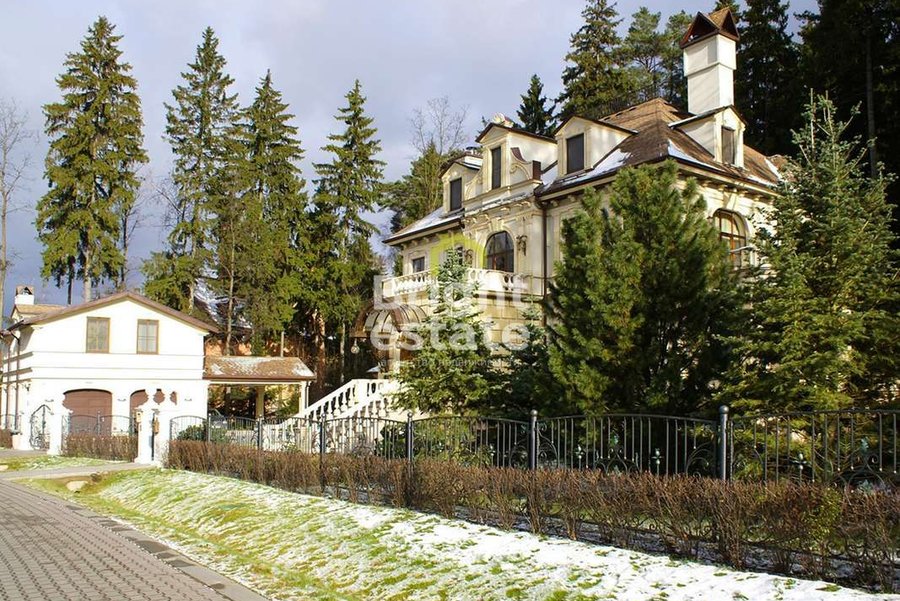 Купить классический особняк под ключ в загородном поселке Николино. ID 13584