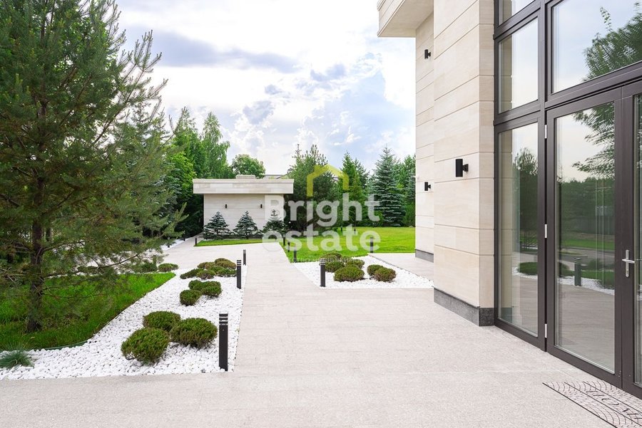 Купить авторский коттедж 537 кв.м. в КП Третья Охота на Новой Риге. ID 15538