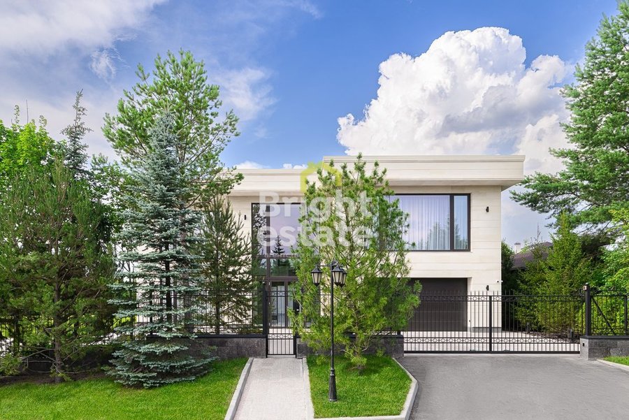 Купить авторский коттедж 537 кв.м. в КП Третья Охота на Новой Риге. ID 15538