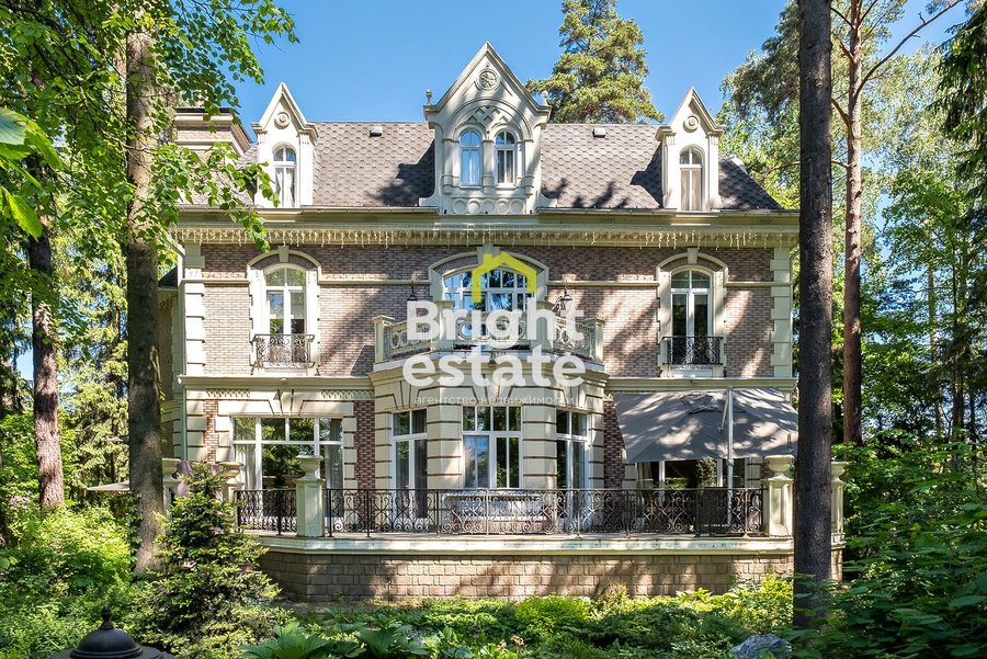 Продажа коттеджа 633 кв.м. в поселке Довиль. ID 15742