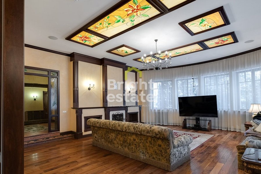 Арендовать большой дом с камином в КП Резиденции Бенилюкс. ID 17036