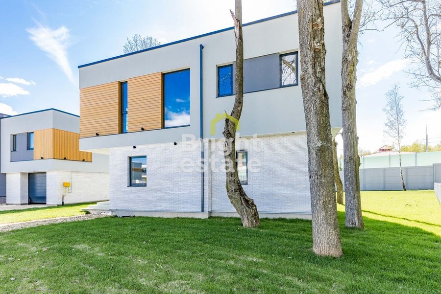Продажа коттеджа со свободной планировкой в коттеджном поселке Зайцево Парк. ID 18580