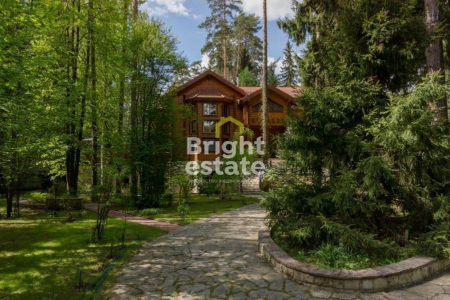 ﻿Купить дом в поселке Сосновый Бор на Рублевке. ID 1881