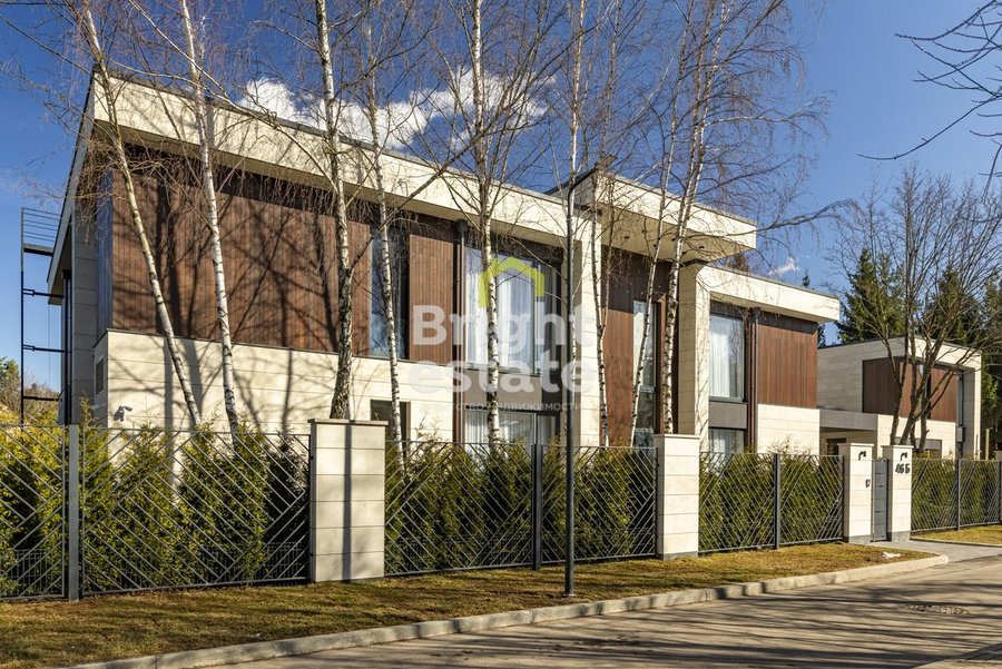 На продажу предлагается дом площадью 982 кв.м. в КП Никольская Слобода. ID 21573