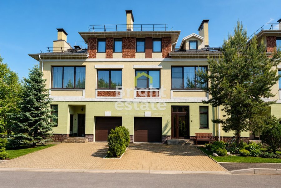Продажа большого таунхауса в поселке Павлово-2 на Новой Риге. Лот №23768 Продажа большого таунхауса в поселке Павлово-2 на Новой Риге. ID 23768