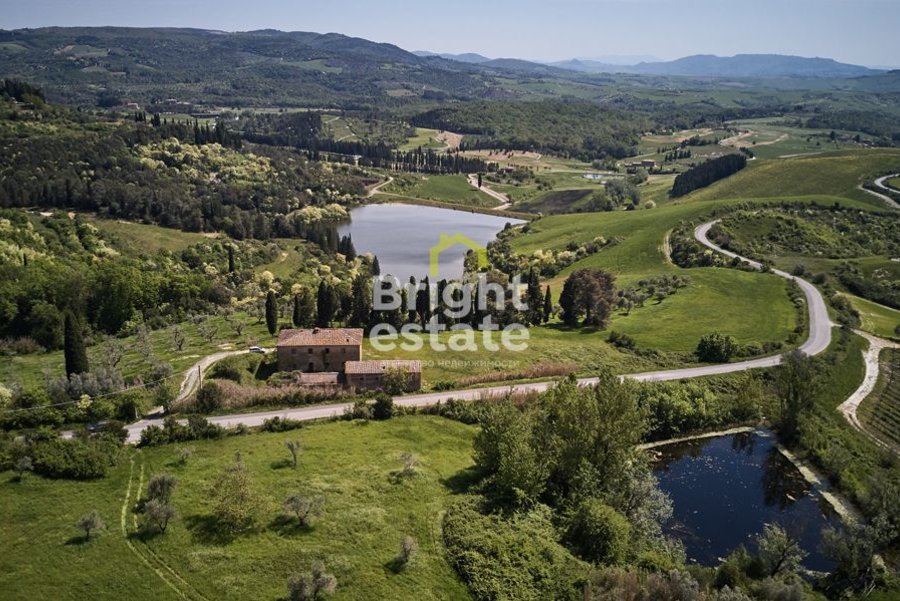 Продажа виллы Via Nova 560 кв.м. в жилом комплексе Castelfalfi, Toscana. ID 9823